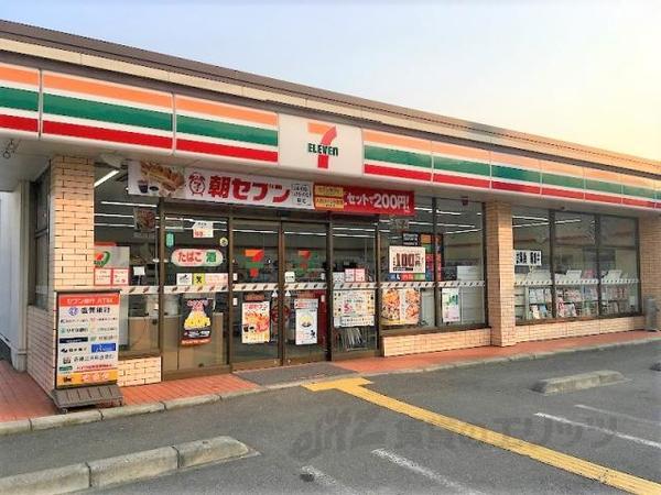 コンビニ　セブンイレブン彦根大堀町店（コンビニ）まで500m