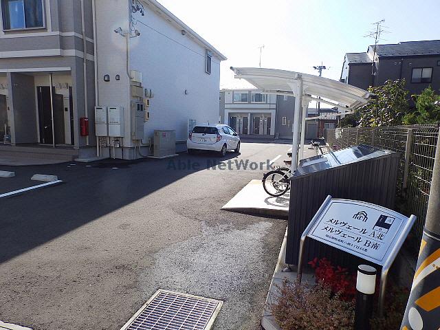 駐車場　駐車場