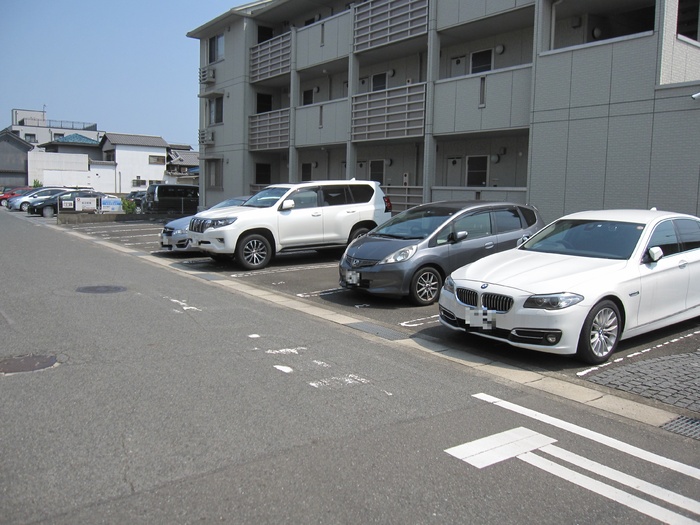 駐車場　駐車場