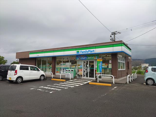コンビニ　ファミリーマート（コンビニ）まで468m