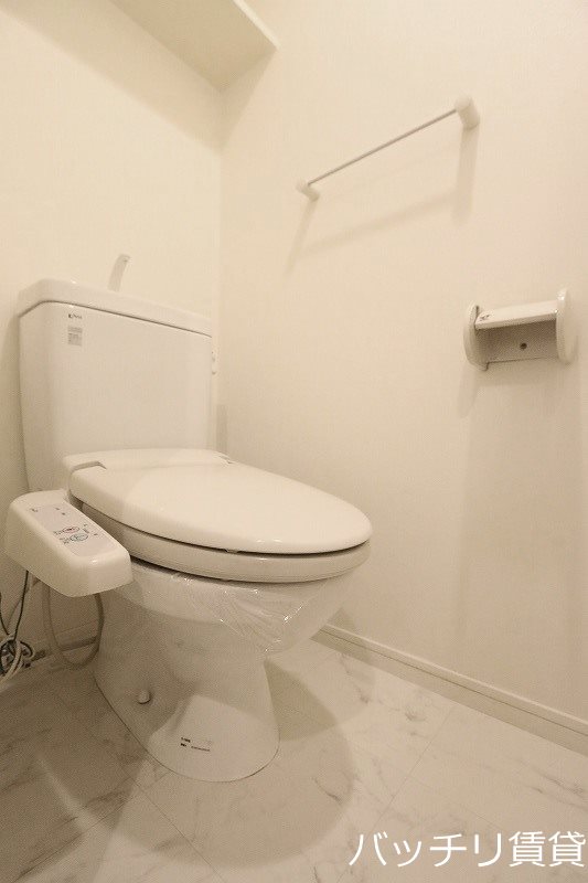 トイレ　※写真は同型タイプの為現状を優先いたします