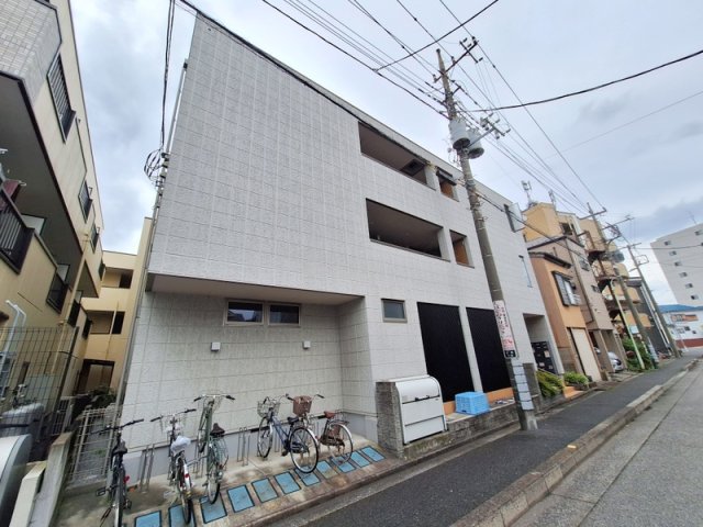 建物外観　★駅又は現地待ち合わせでのご案内が可能です★
