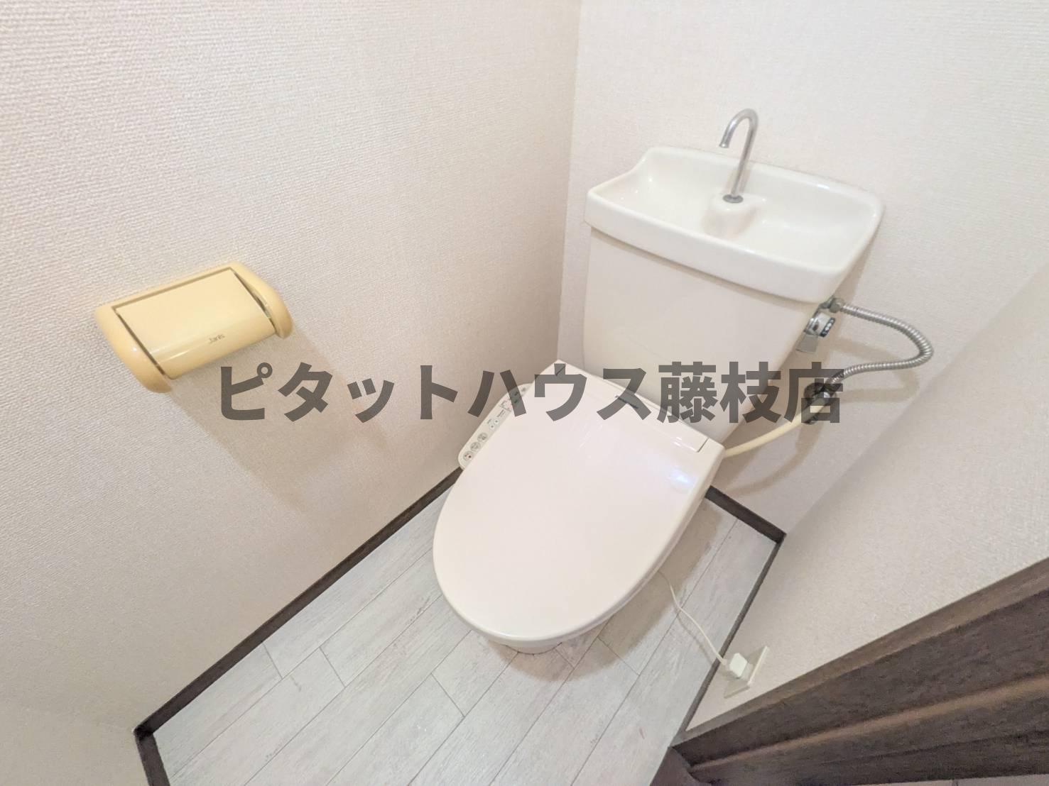 ＪＲ東海道本線 藤枝駅 徒歩25分 2階建 築34年のトイレ写真