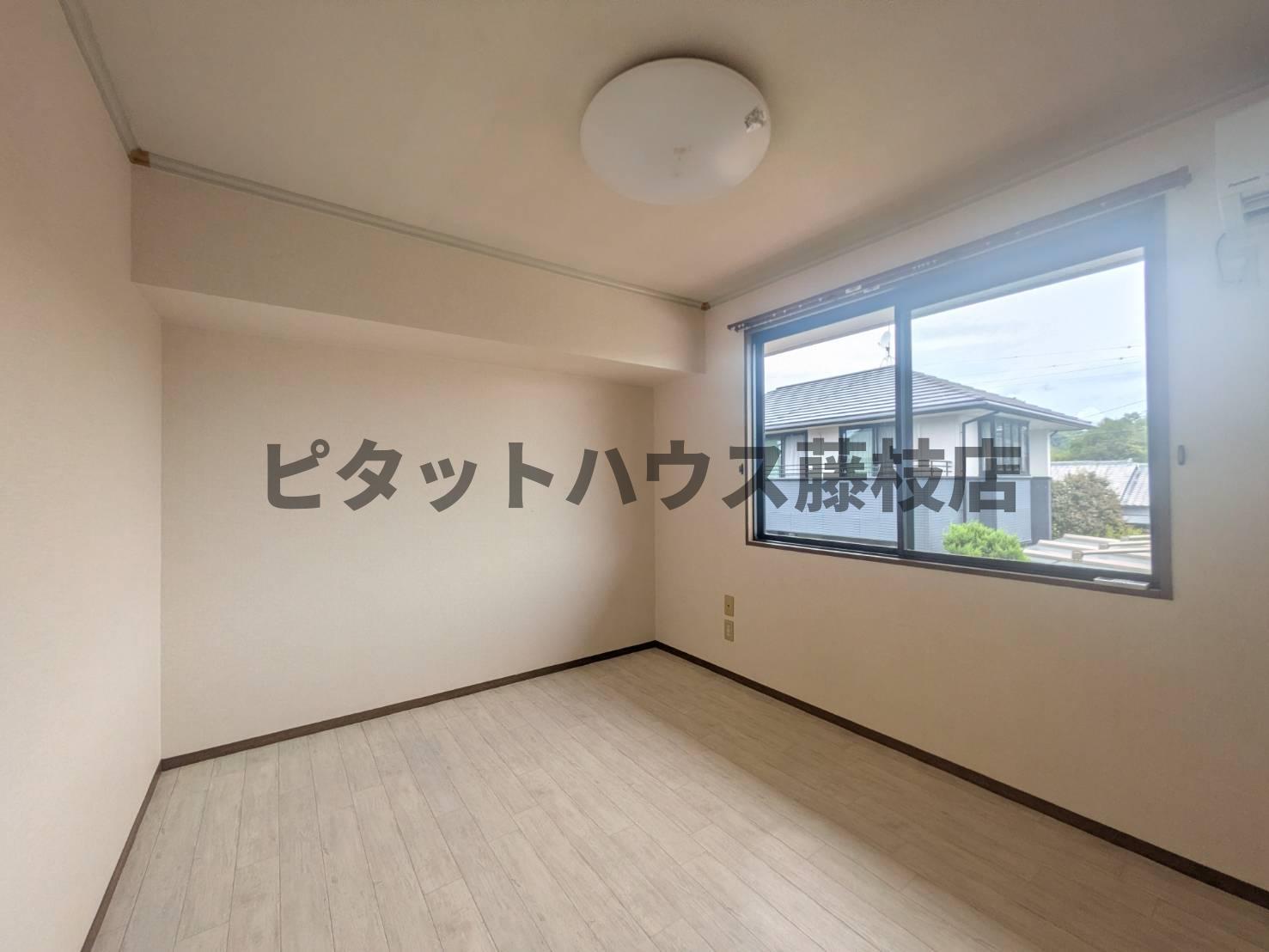 ＪＲ東海道本線 藤枝駅 徒歩25分 2階建 築34年の居間写真