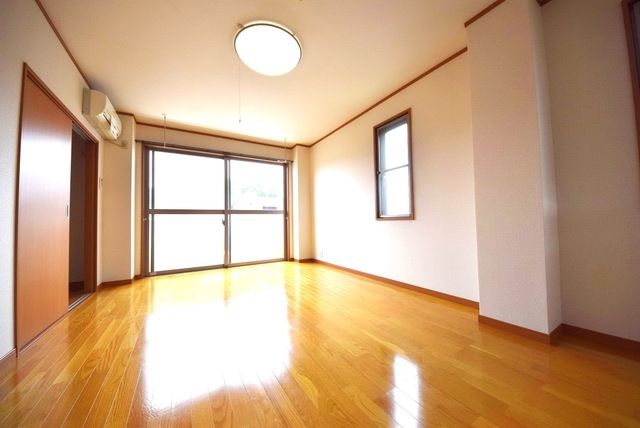 居室・リビング　別部屋参考写真