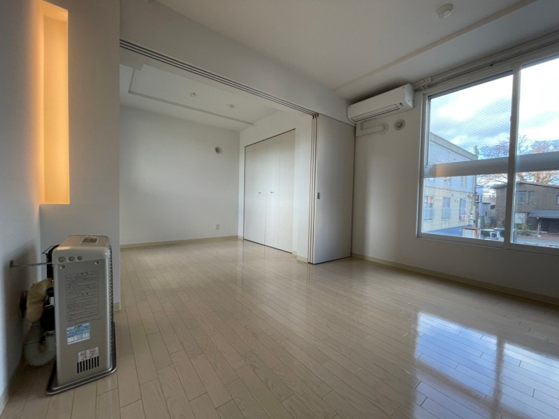 居室・リビング　広くてキレイなお部屋が広がっていて、充実した生活が送れそう。