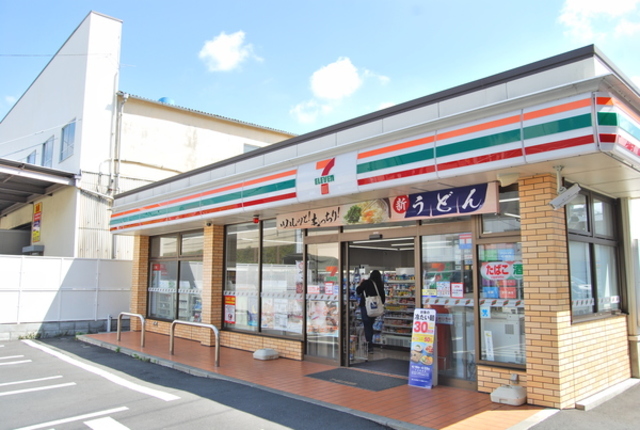 コンビニ　セブンイレブン横浜池辺町店（コンビニ）まで460m
