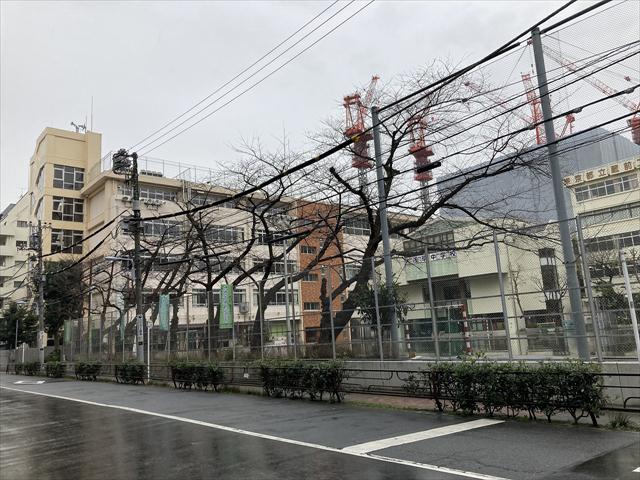 中学校　浅草中学校（中学校）まで127m