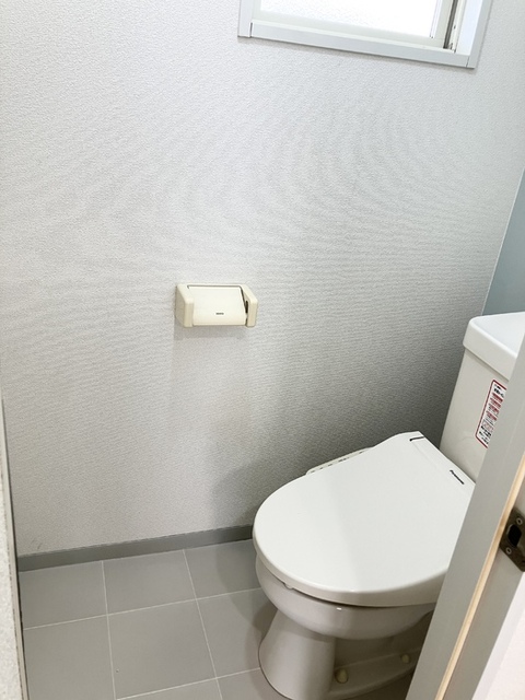トイレ　温水洗浄暖房便座