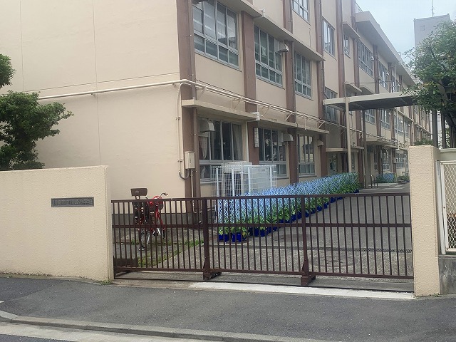 小学校　川崎市立川崎小学校（小学校）まで302m