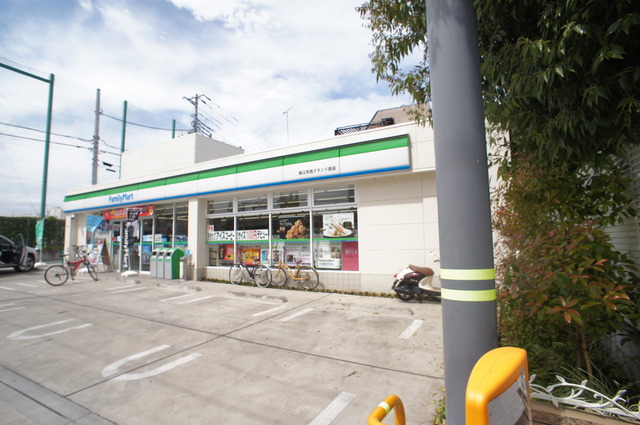 コンビニ　ファミリーマート狛江市民グランド前店（コンビニ）まで452m