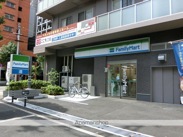コンビニ　ファミリーマート（コンビニ）まで217m