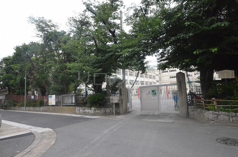 小学校　鈴ヶ森小学校（小学校）まで623m