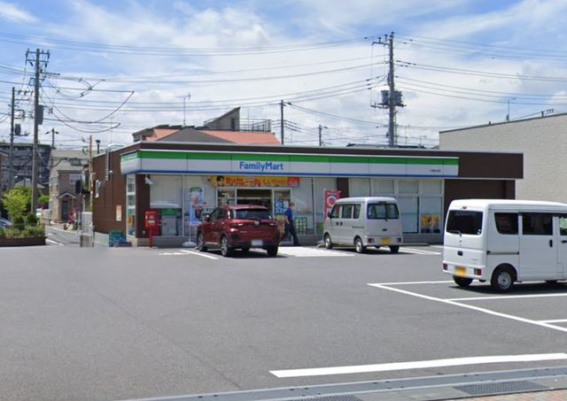 コンビニ　ファミリーマート三郷谷中店（コンビニ）まで1086m