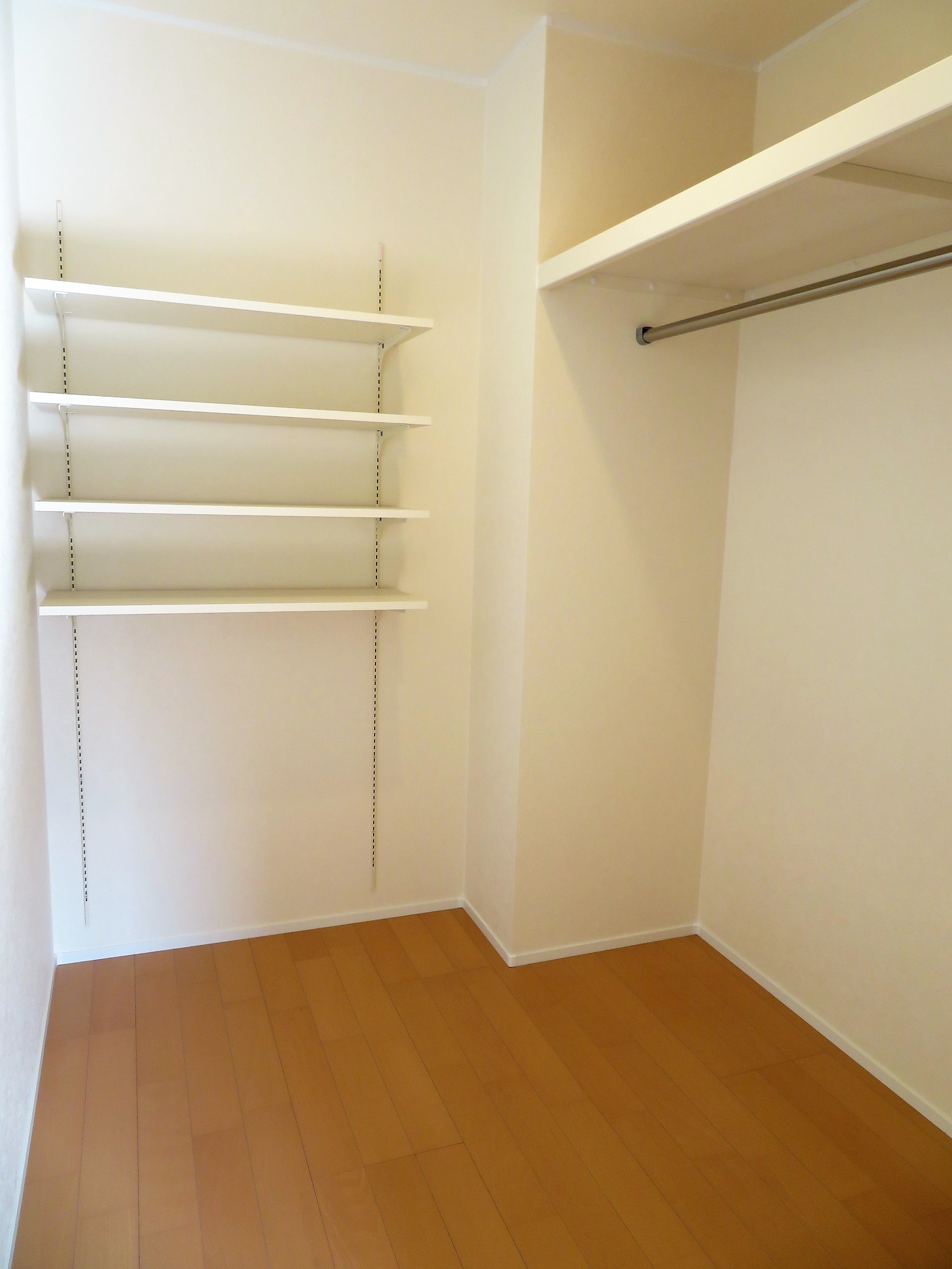 収納　使いやすさ◎！洋服などなんでも収納できます。