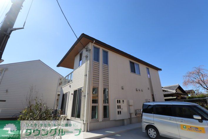 建物外観　駐車場