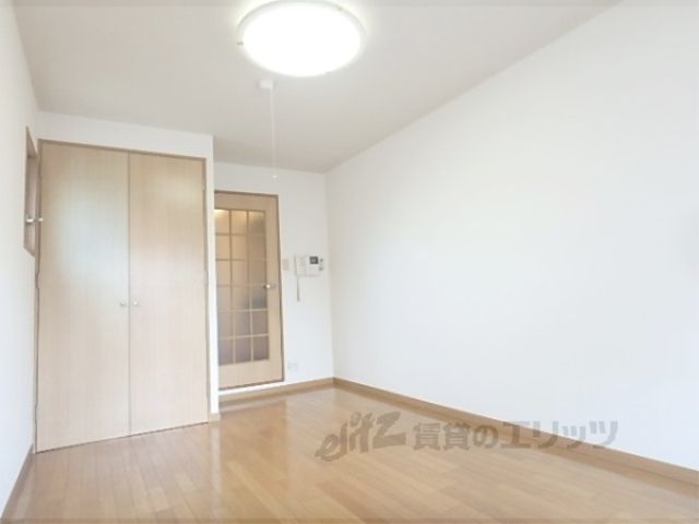サンヴェール七条の居間写真