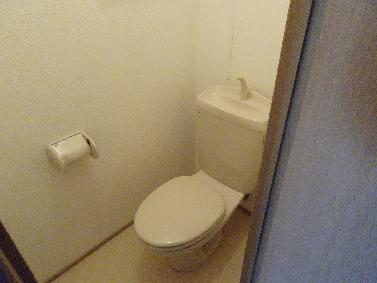 伊豆急行 伊豆急下田駅 徒歩8分 2階建 築28年のトイレ写真