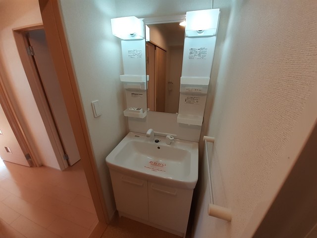 洗面設備　忙しい朝の身支度にも大活躍で便利な独立洗面台！
