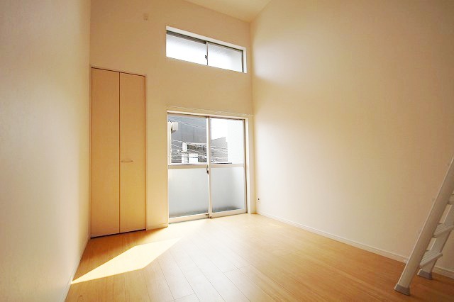西鉄天神大牟田線 大橋駅 徒歩13分 2階建 築11年の居間写真