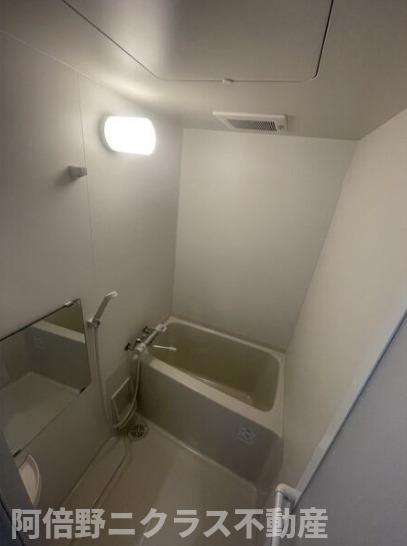 バス・シャワールーム　内装は別部屋の参考写真です。
