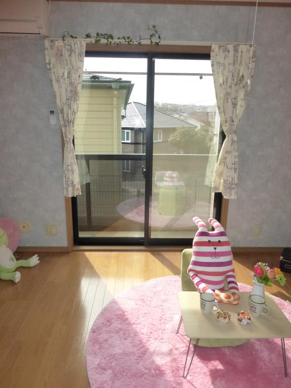 居室・リビング　とても日当たりのよいお部屋です。お日様さんさんです。