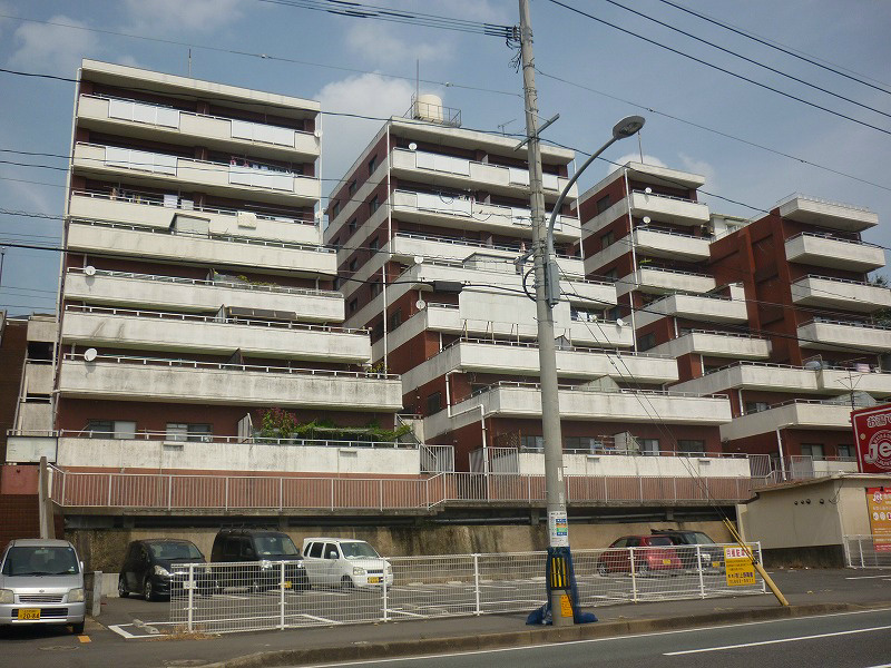 北九州市若松区宮丸のマンションの建物外観
