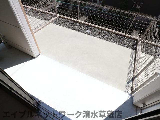 【静岡市清水区楠新田のマンションのバルコニー】