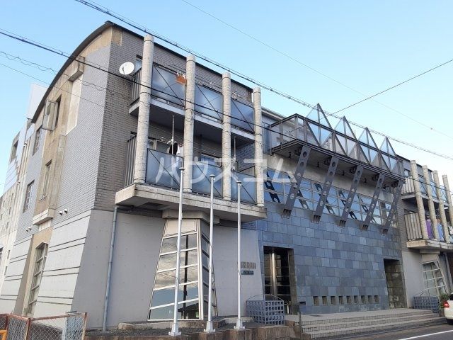 北名古屋市沖村のマンションの建物外観