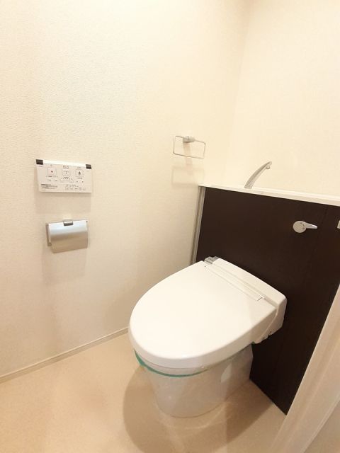 【大阪市生野区舎利寺のマンションのトイレ】