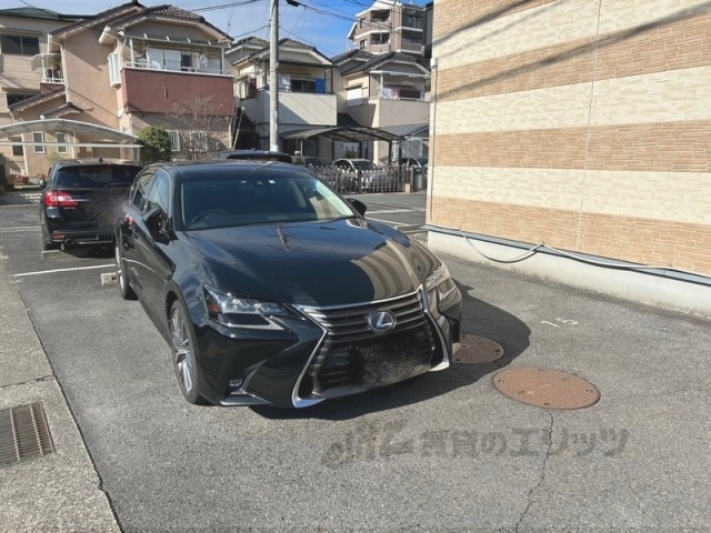 【橿原市醍醐町のアパートの駐車場】