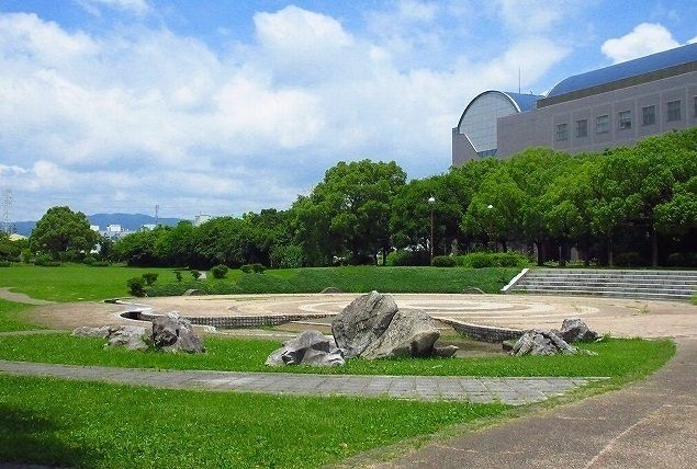 【佐賀市多布施のアパートの公園】