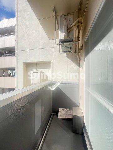 バルコニー　外からの目が気にならないバルコニーで洗濯物が干せます