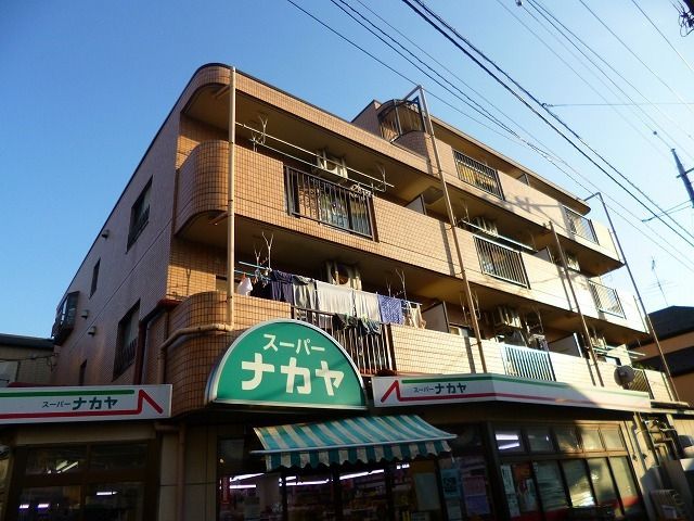 【東村山市萩山町のアパートのスーパー】