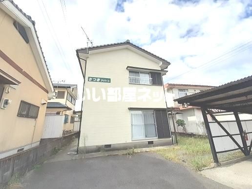 姶良市加治木町木田のアパートの建物外観