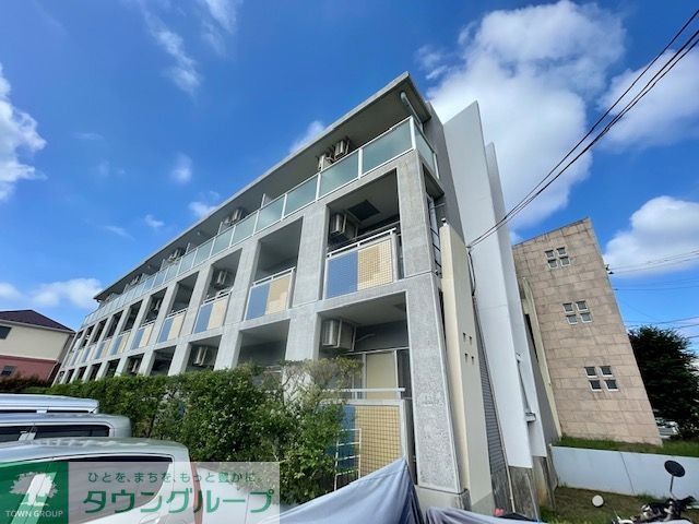 市川市北国分のマンションの建物外観