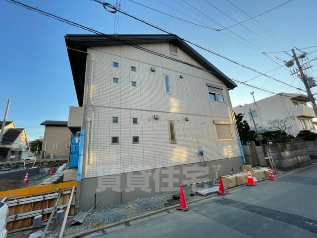 【京都市伏見区桃山長岡越中南町のアパートの建物外観】