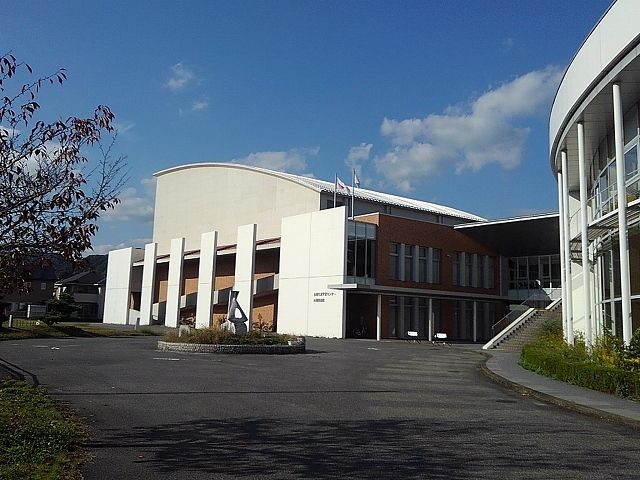 【三原市小坂町のアパートの図書館】