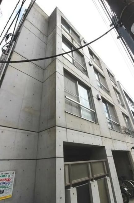 【世田谷区世田谷のマンションの建物外観】