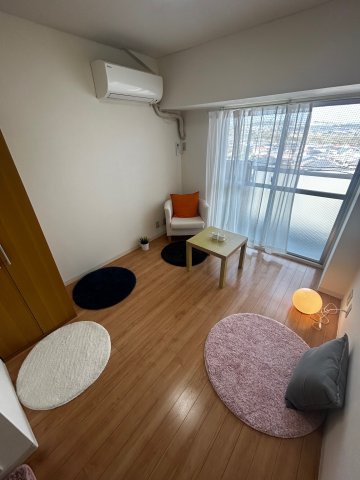 居室・リビング　家具はつきません