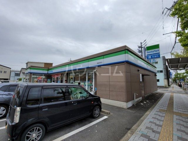 コンビニ　ファミリーマート 岡崎両町店（コンビニ）まで776m