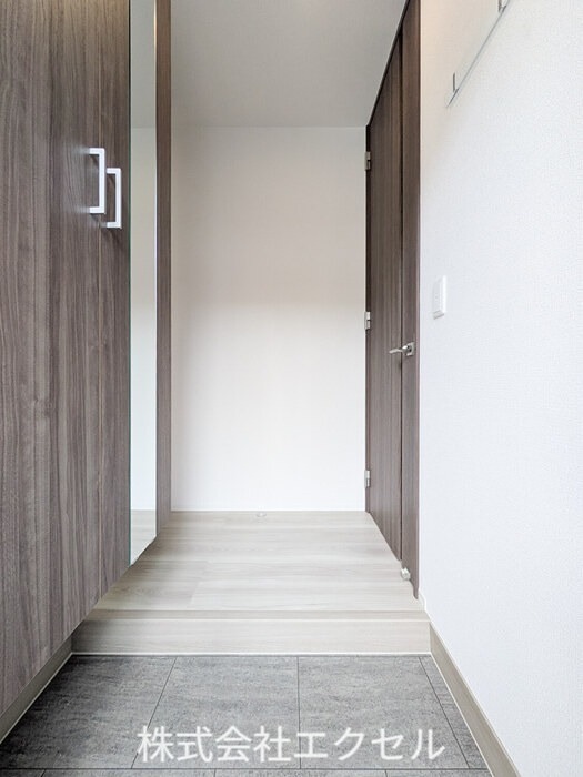 玄関　シューズBOX完備の玄関です。