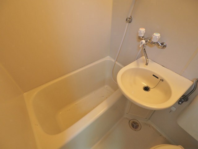 バス・シャワールーム　１０２号室