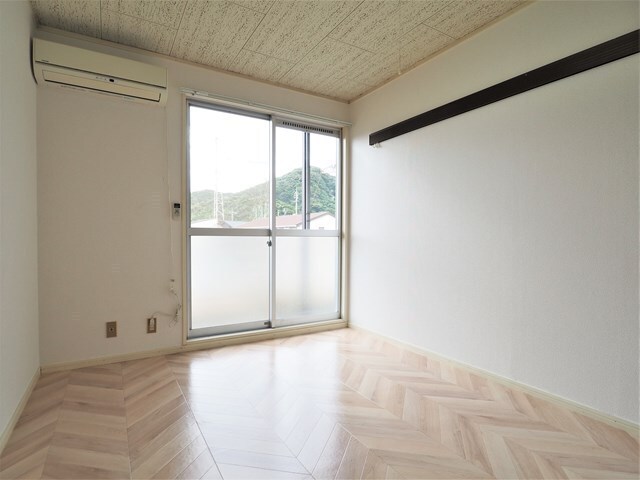 居室・リビング　１０２号室