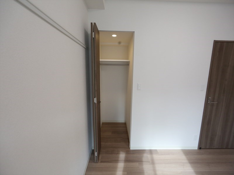 収納　ウォークインクローゼット（収納充実してます）