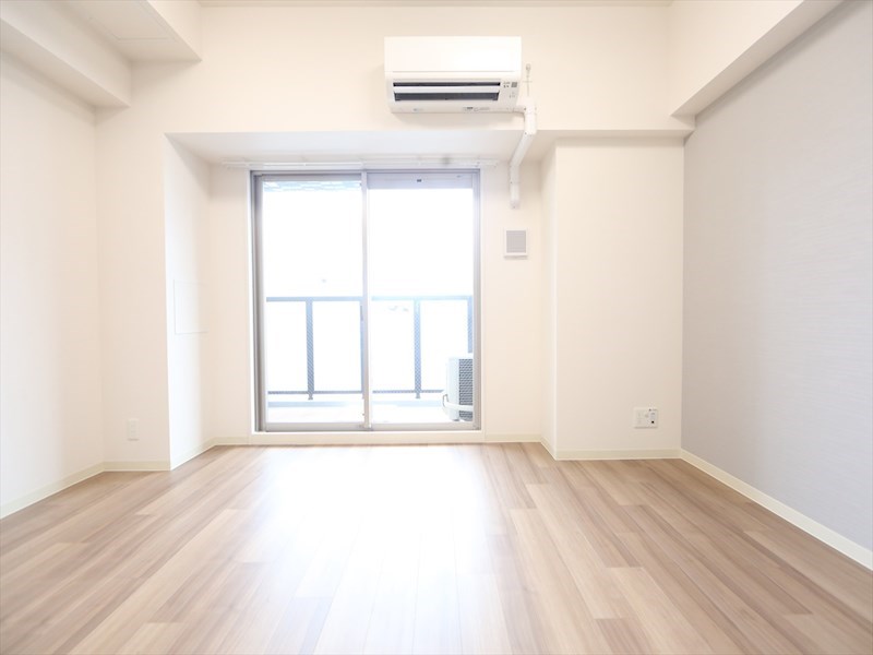 バルコニー　ＬＤＫ10.5帖　システムキッチン　エアコン完備　バルコニー