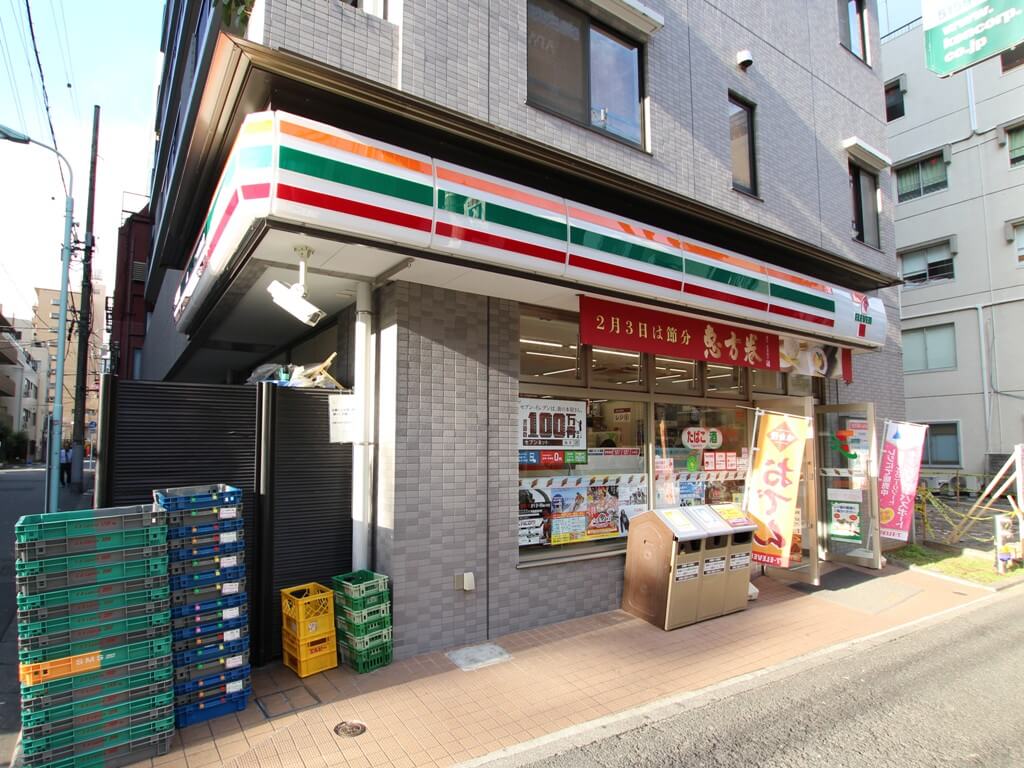 コンビニ　セブンイレブン築地7丁目店（コンビニ）まで325m