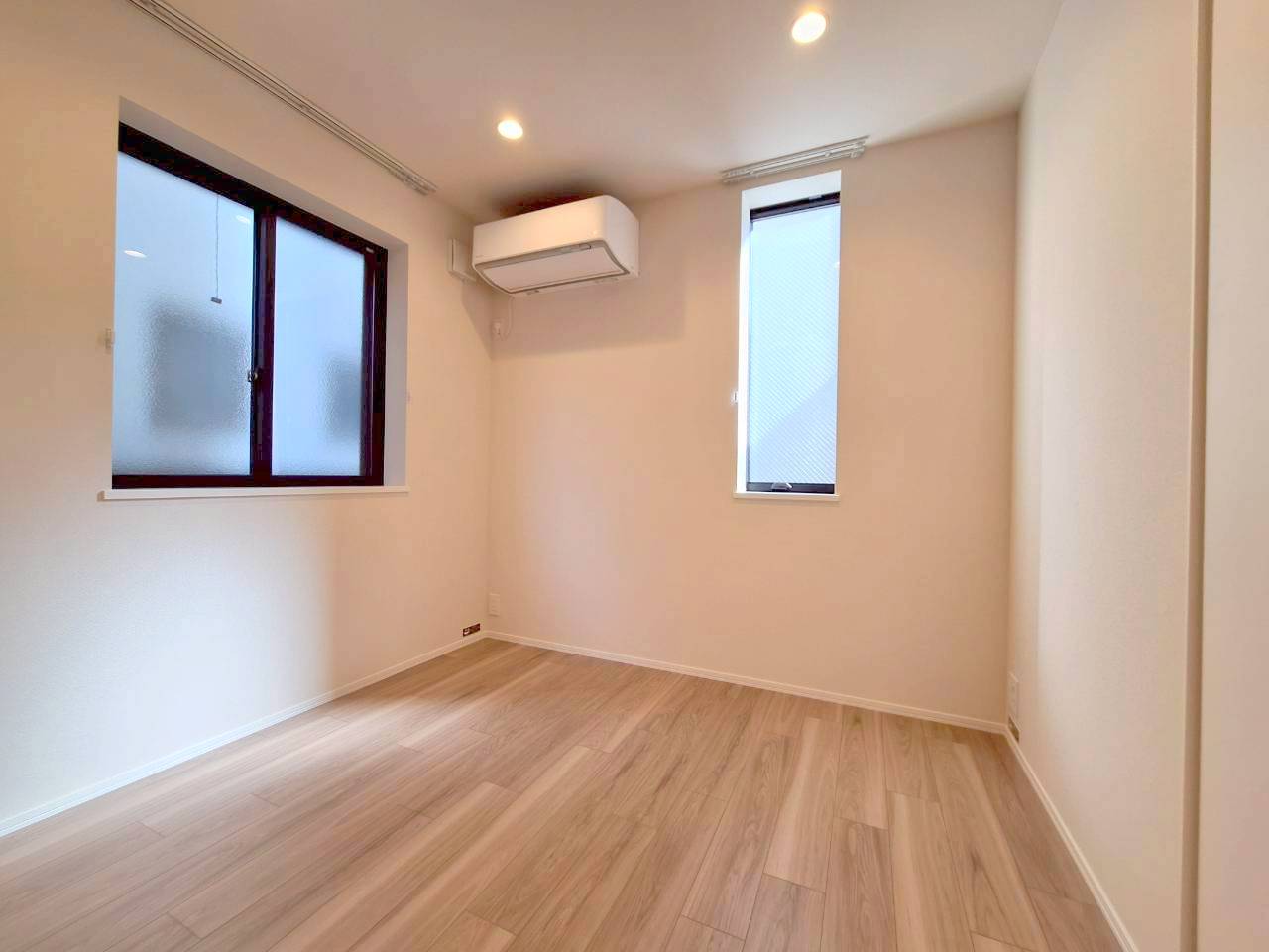 居室・リビング　★洋室４帖★