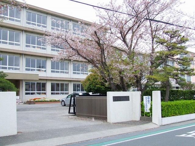 小学校　浜松市立芳川小学校（小学校）まで120m