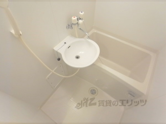 バス・シャワールーム　バス